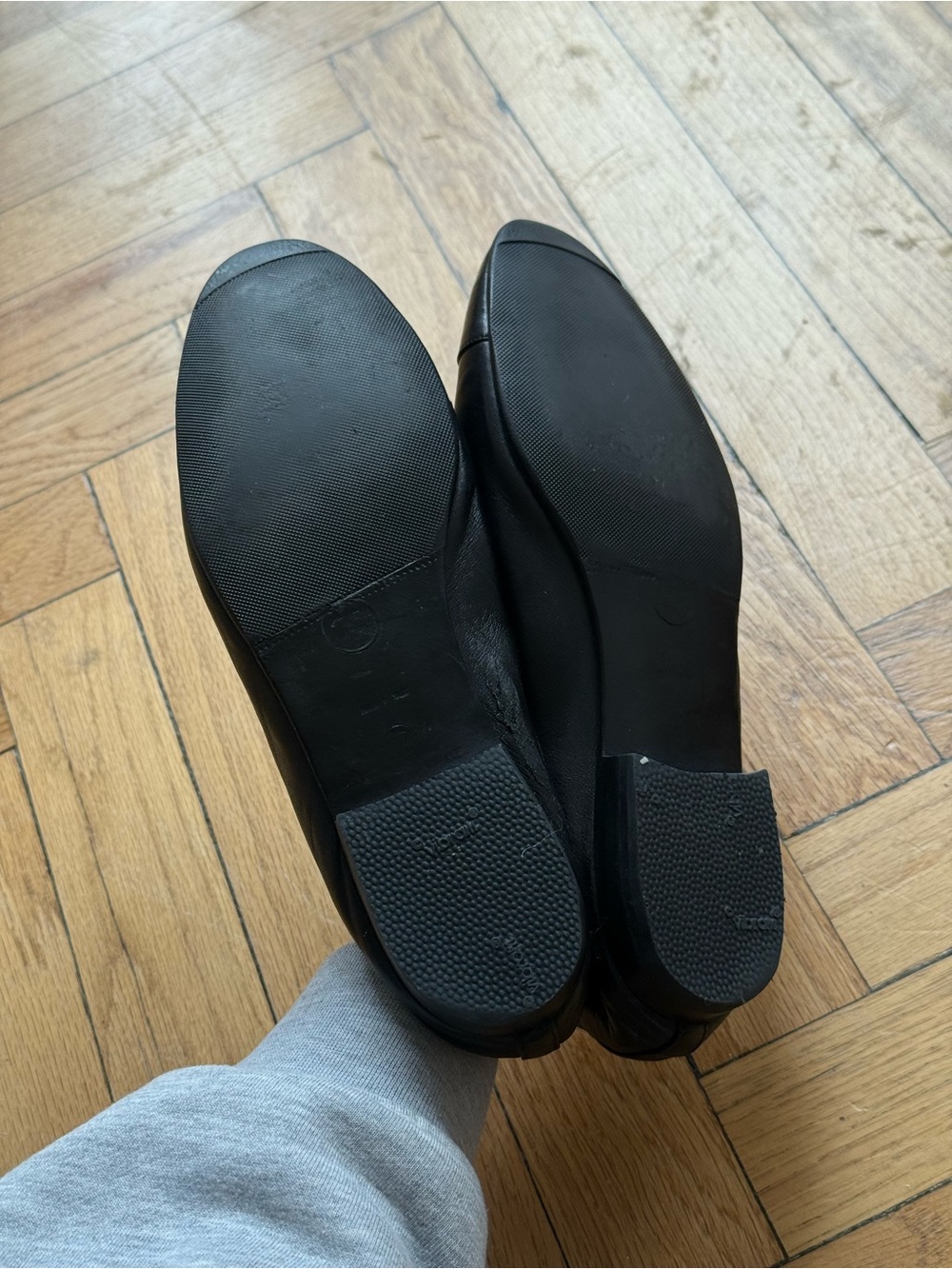 CHANEL Black Leather Ballet Flats with Bow and CC Cap Toe - Picture 5 of 6